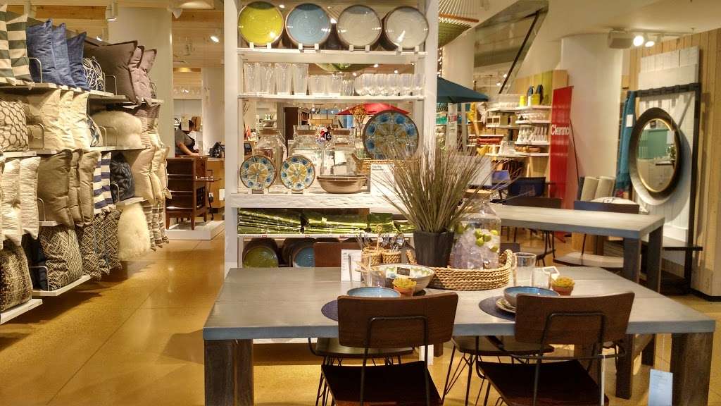 Crate and Barrel | 2800 Clarendon Blvd, Arlington, VA 22201 | Phone: (703) 890-2300