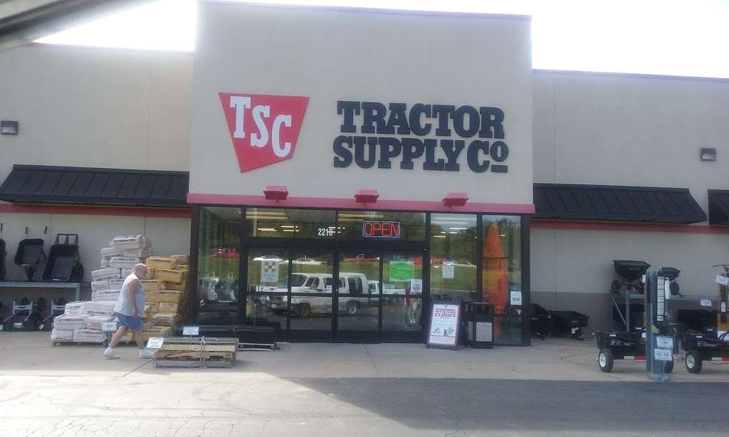 Tractor Supply Co. | 2210 South State Rte 291 Hwy, Independence, MO 64057, USA | Phone: (816) 461-7333