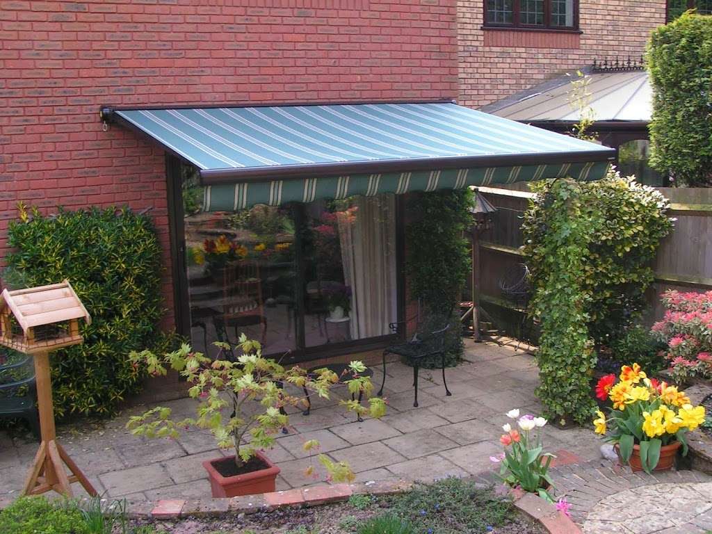 Surrey Blinds & Awnings | Boothlands Bungalow, Partridge Lane, Newdigate RH5 5BP, UK | Phone: 01293 871196