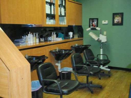 Sizzles Salon Ltd | 77 E Main St, Huntington, NY 11743 | Phone: (631) 549-2887