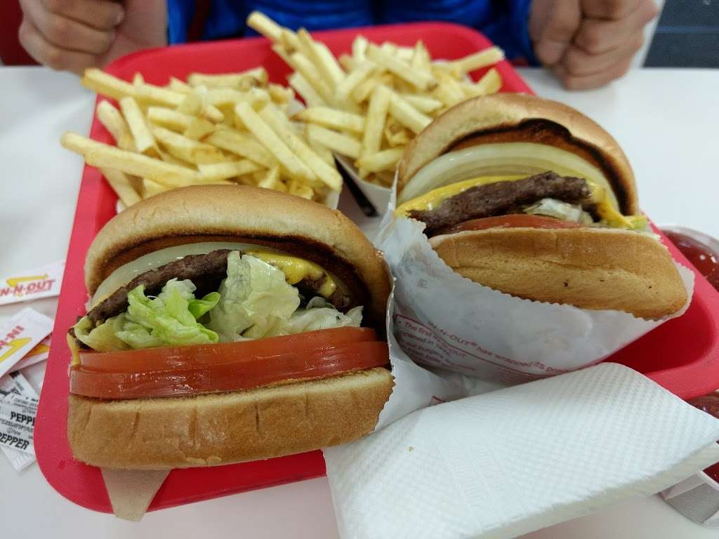 In-N-Out Burger | 7050 W Ray Rd, Chandler, AZ 85226, USA | Phone: (800) 786-1000