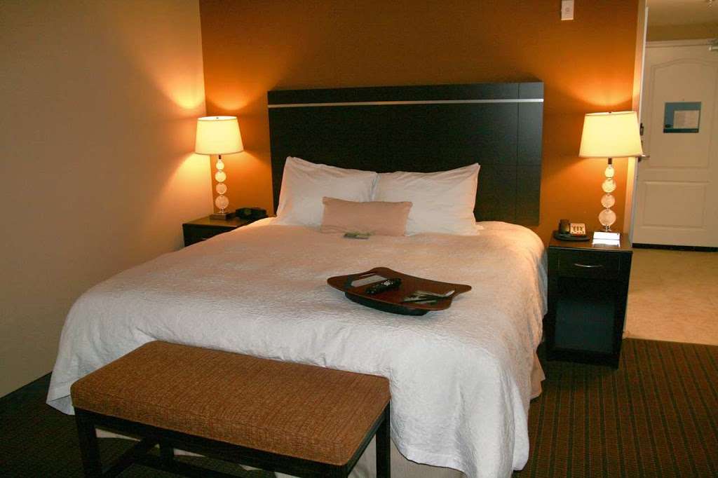 Hampton Inn Denver Northeast-Brighton | 992 Platte River Blvd, Brighton, CO 80601, USA | Phone: (303) 654-8055