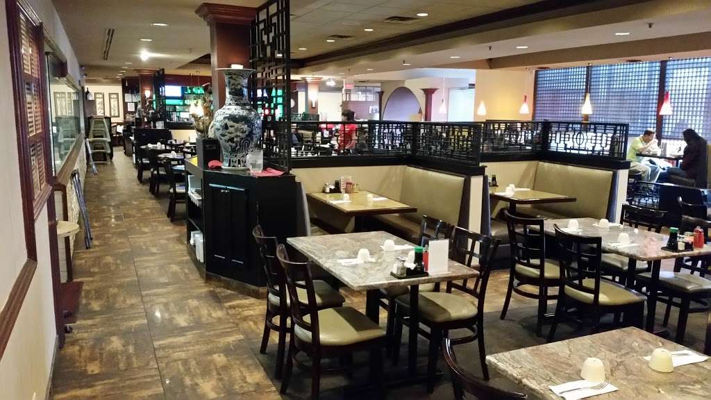 Yus Mandarin Restaurant | 200 E Golf Rd, Schaumburg, IL 60173, USA | Phone: (847) 882-5340