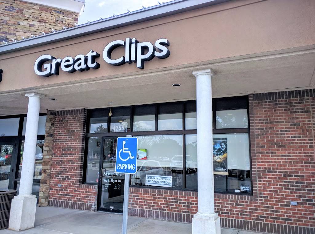 Great Clips | 4256 W 119th St, Leawood, KS 66209, USA | Phone: (913) 428-7771