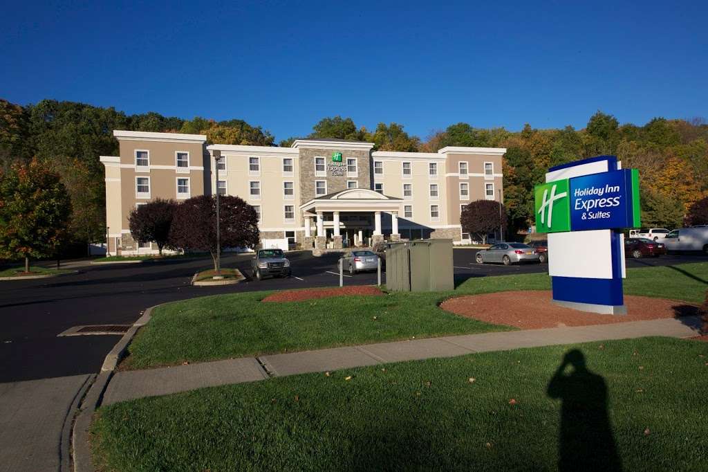 Holiday Inn Express Hotel & Suites Danbury - I-84 | 89 Mill Plain Rd, Danbury, CT 06811, USA | Phone: (203) 205-0800