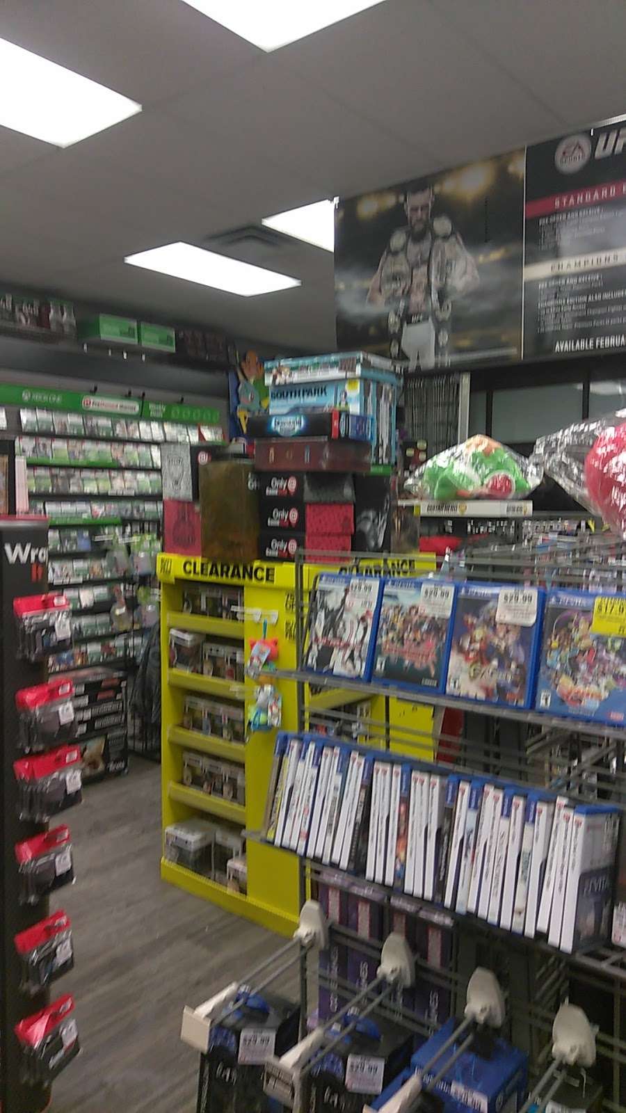 GameStop | Scottsdale Shopping Center, 7945 S Cicero Ave, Chicago, IL 60652, USA | Phone: (773) 284-5599