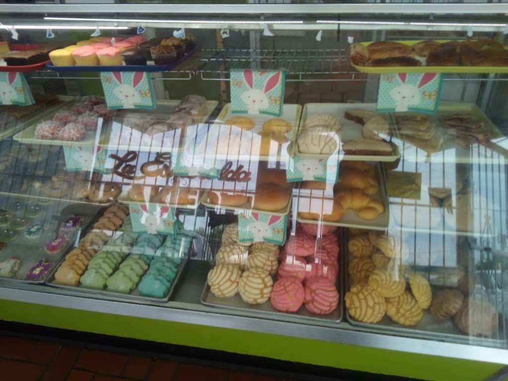 La Esmeralda Bakery | 739 New Laredo Hwy, San Antonio, TX 78211 | Phone: (210) 922-3063