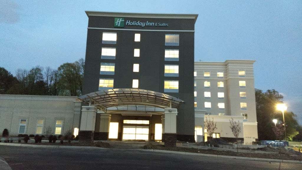 Holiday Inn & Suites Philadelphia W - Drexel Hill | 5400 Ferne Blvd, Drexel Hill, PA 19026, USA | Phone: (484) 461-9820