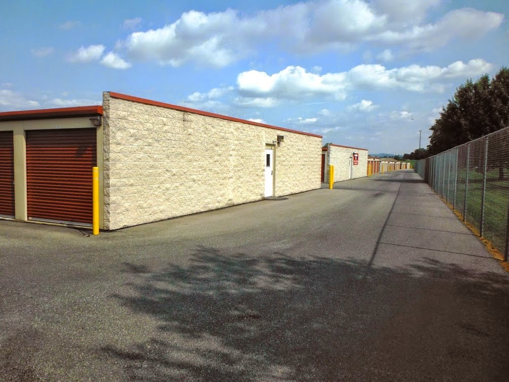 Storage World | 10 Hyneman Ln, Robesonia, PA 19551, USA | Phone: (610) 674-0495