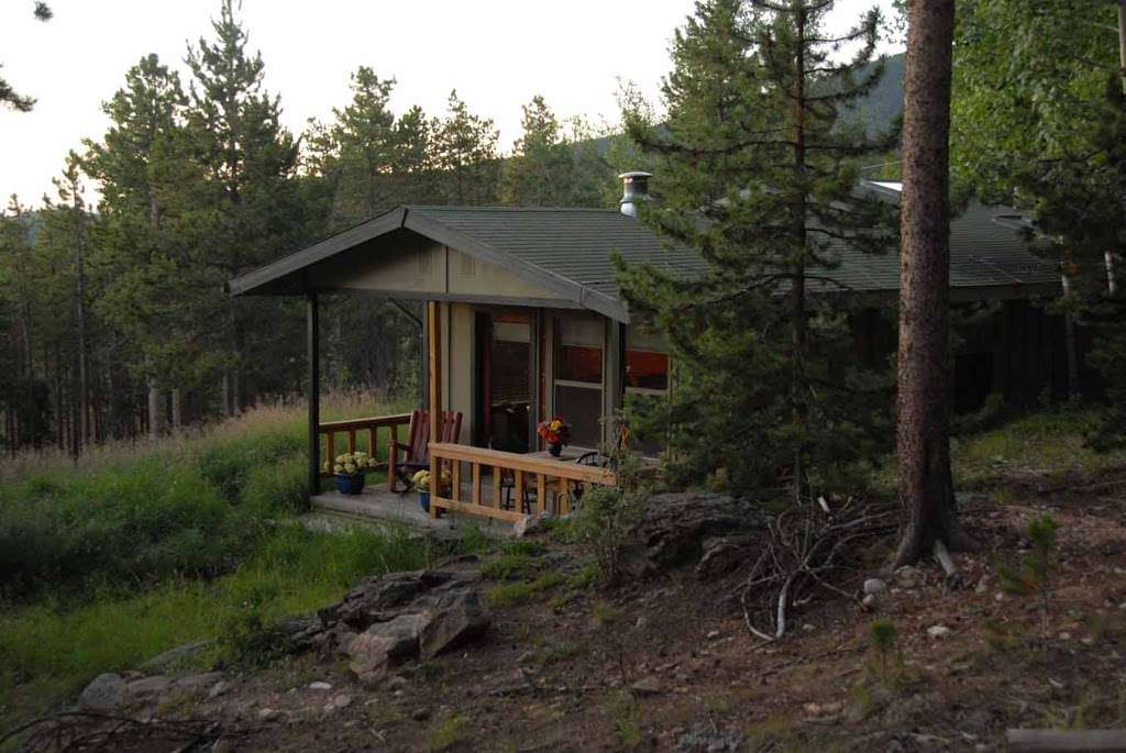 Evergreen Colorados Log Cabin & Wilderness Lodging | 199 Sioux Trail, Evergreen, CO 80439 | Phone: (303) 946-0726