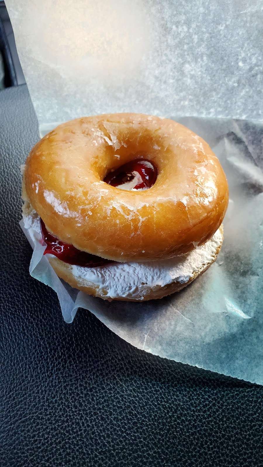 Ruby donut shop | 210 W Main St, Ayer, MA 01432 | Phone: (978) 487-7986