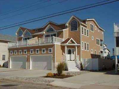 Sea Isle City Real Estate Services - Jamie Sofroney | 6000 Landis Ave, Sea Isle City, NJ 08243, USA | Phone: (609) 425-5555
