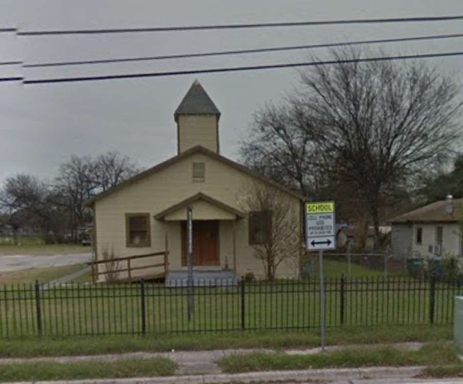 Iglesia Del Hogar Centro De | 1071 Kirk Pl, San Antonio, TX 78226, USA | Phone: (210) 433-9993