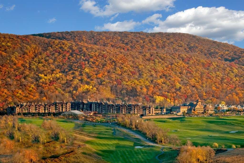 Grand Cascades Lodge | 3 Wild Turkey Way, Hamburg, NJ 07419, USA | Phone: (844) 281-0548