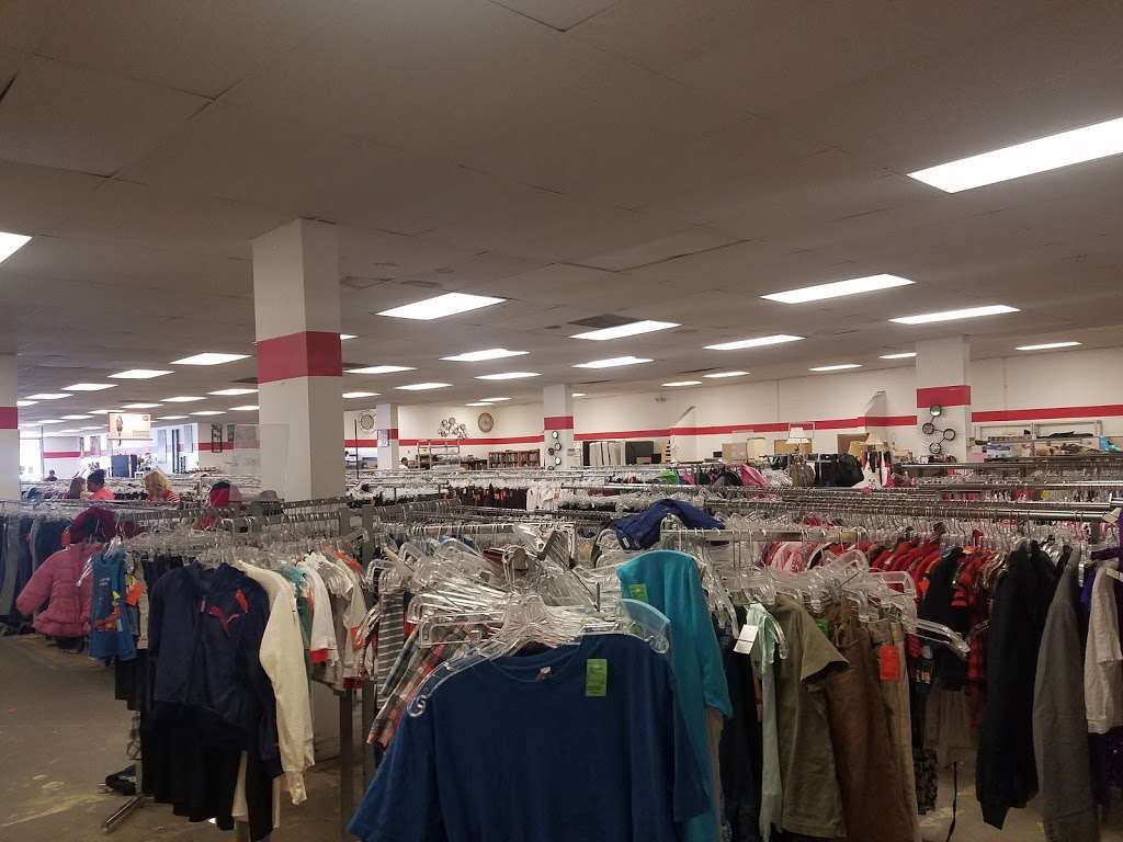 The Salvation Army Family Store | 17079 Valley Blvd Ste #D, Fontana, CA 92335, USA | Phone: (909) 823-1875