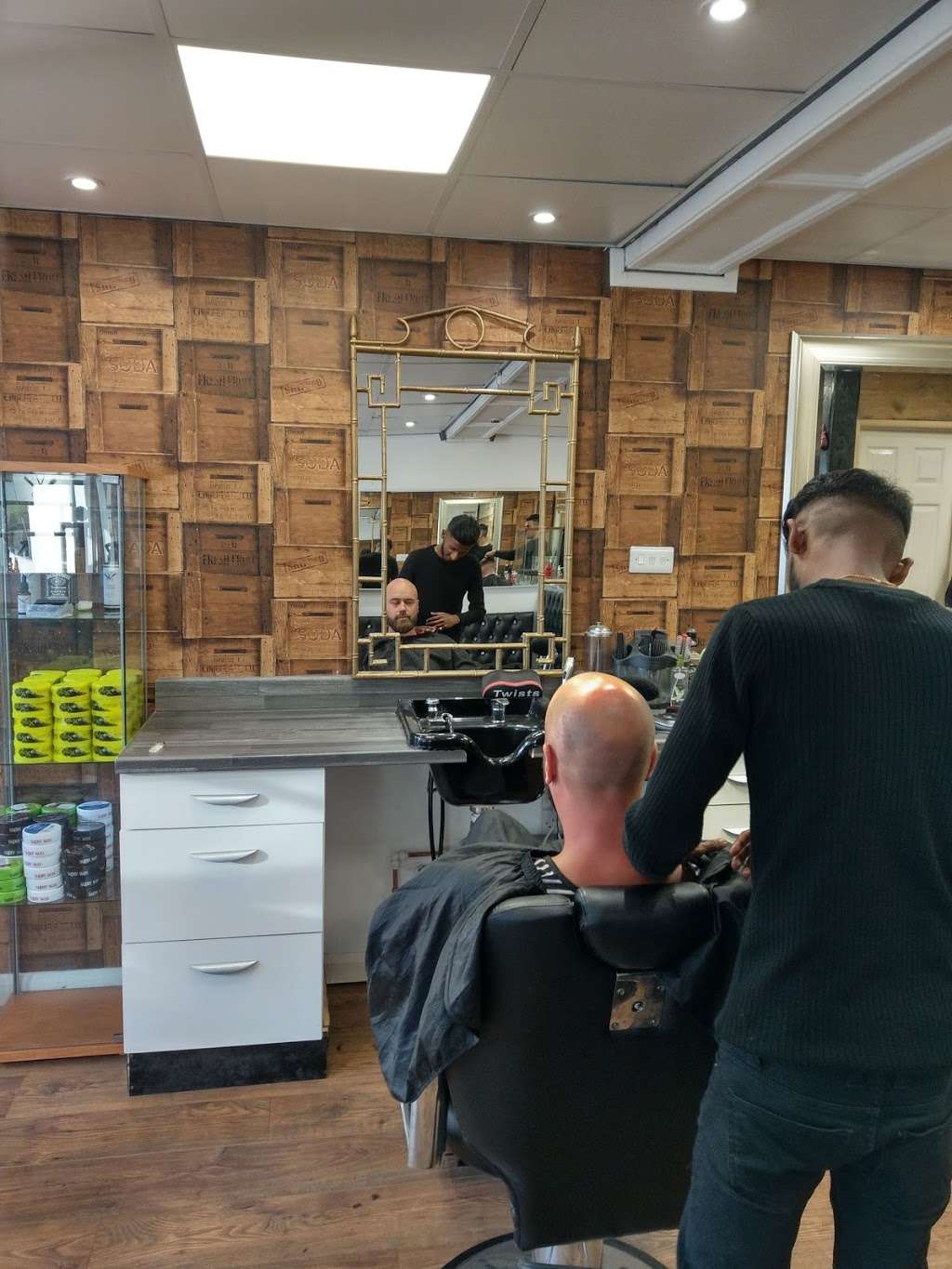 Unique Barber | 2 Station Rd S, Merstham, Redhill RH1 3EF, UK | Phone: 07447 157878