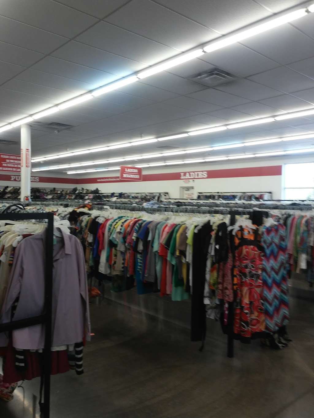 Thrift Outlet | 5110 Galveston Rd, Houston, TX 77017, USA | Phone: (713) 946-1865