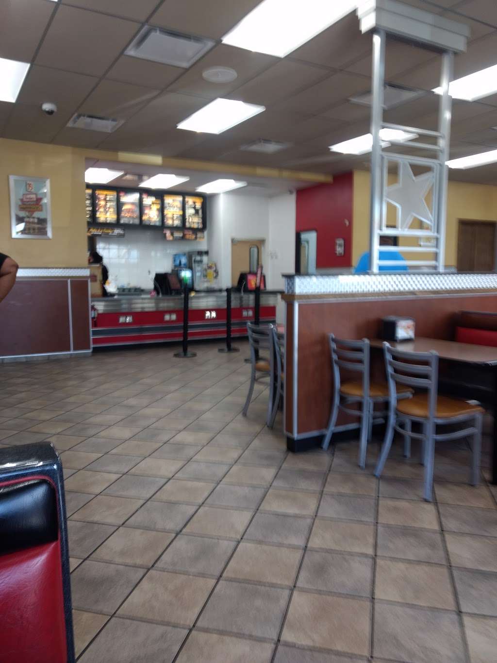 Hardees | 203 E 27th St, Ottawa, KS 66067, USA | Phone: (785) 242-2117