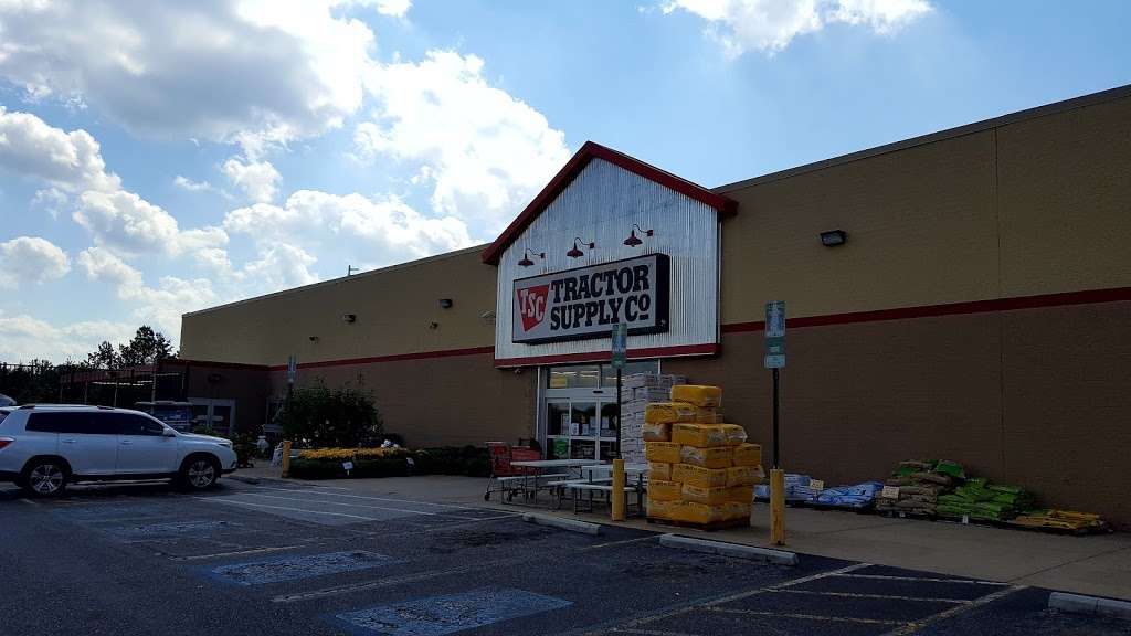 Tractor Supply Co. | 401 N Generals Blvd, Lincolnton, NC 28092, USA | Phone: (704) 735-5029