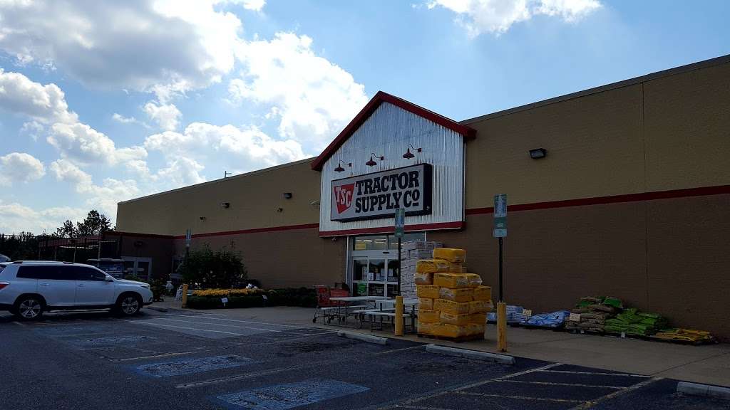 Tractor Supply Co. | 401 N Generals Blvd, Lincolnton, NC 28092 | Phone: (704) 735-5029