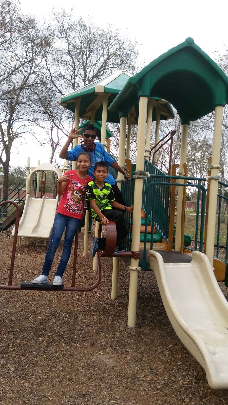 Clear Brook City Park | 911 Blackhawk Blvd, Houston, TX 77089, USA | Phone: (281) 484-1562