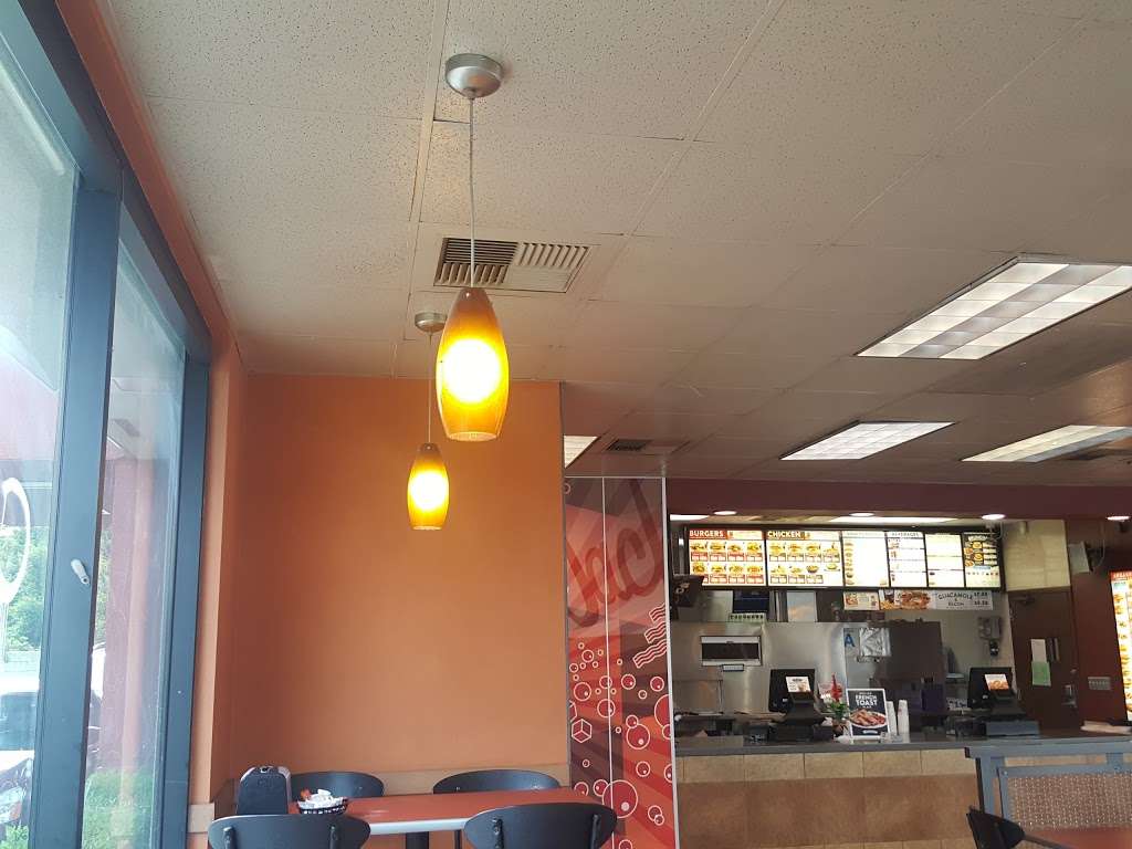 Jack in the Box | 1335 N Dudley St, Pomona, CA 91768, USA | Phone: (909) 622-1004