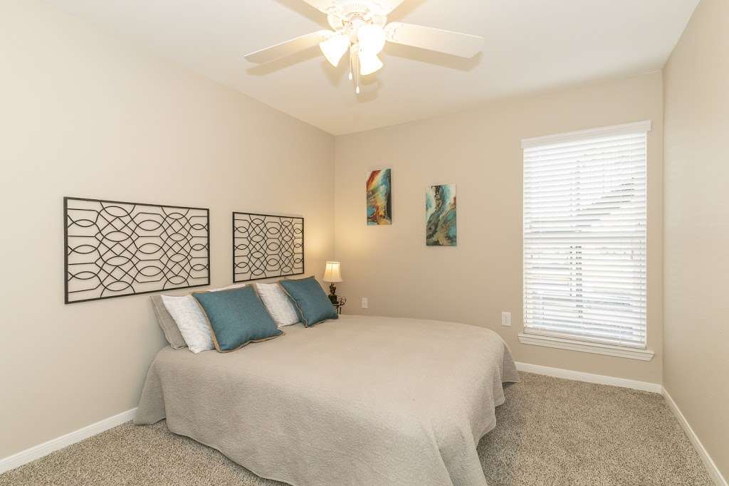 Westwood Park Apartments | 1908 Rosharon Rd, Alvin, TX 77511, USA | Phone: (281) 713-9344