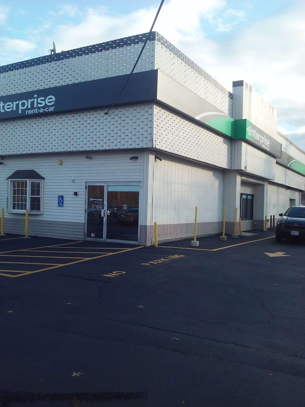 Enterprise Rent-A-Car | 660 S Union St, Lawrence, MA 01843, USA | Phone: (978) 683-1900