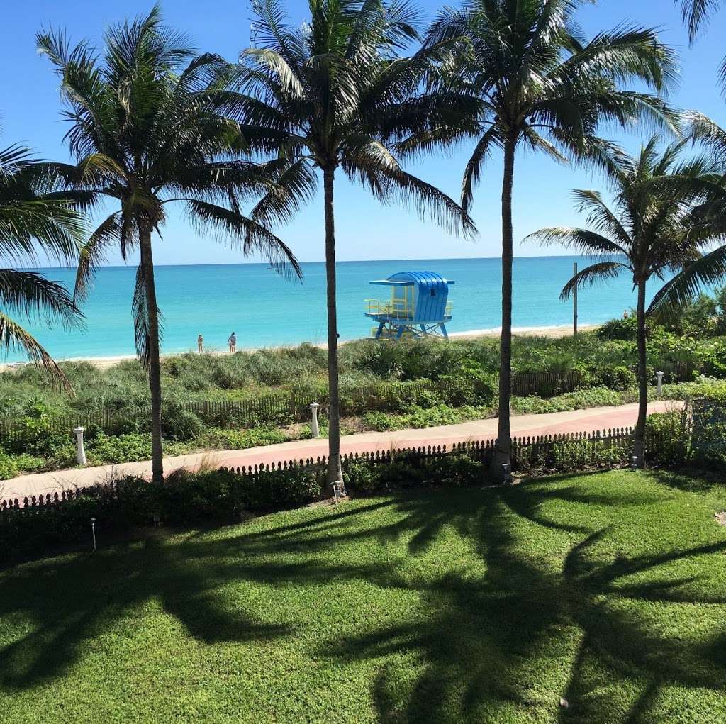 Bdsign | 6767 Collins Ave, Miami Beach, FL 33141, USA