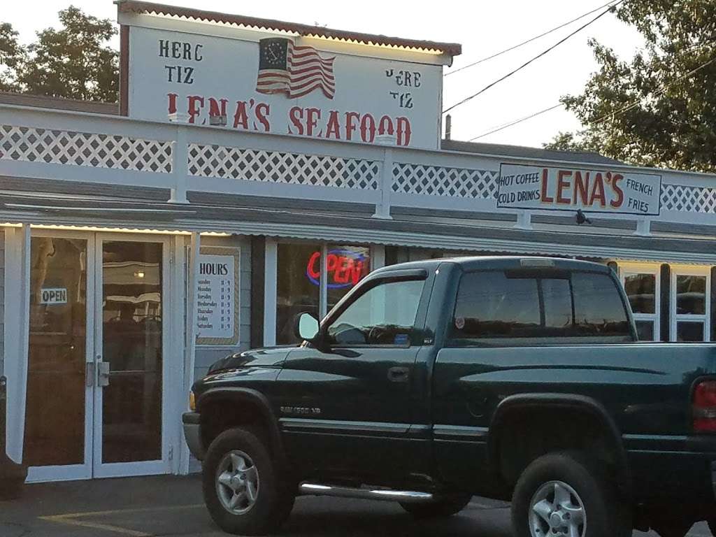 Lenas Seafood | 131 Rabbit Rd, Salisbury, MA 01952, USA | Phone: (978) 465-8572
