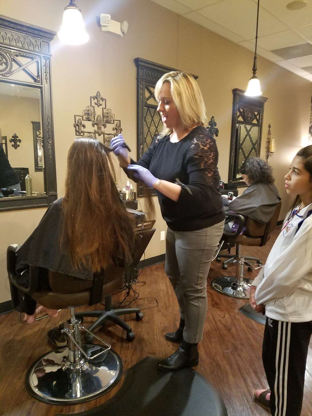 Se Faire Belle Salon | 510 NE 107th St, Kansas City, MO 64155 | Phone: (816) 436-5400