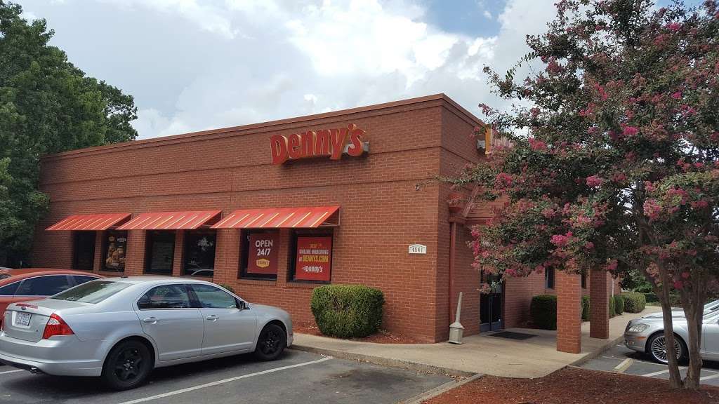 Dennys | 4541 Sunset Rd, Charlotte, NC 28216, USA | Phone: (704) 597-9224