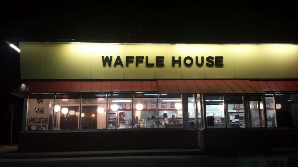 Waffle House | 2305 Vintage Ct, Excelsior Springs, MO 64024, USA | Phone: (816) 637-2281