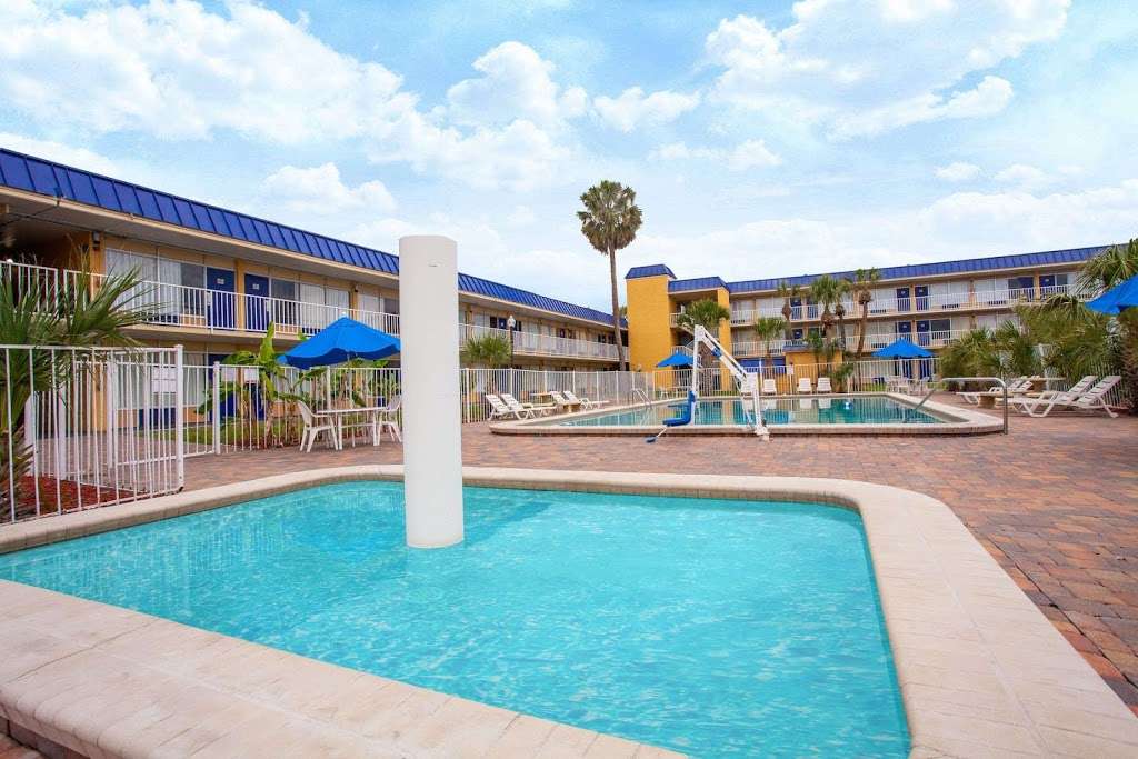 Days Inn by Wyndham Orlando Downtown | 3300 S Orange Blossom Trail, Orlando, FL 32839 | Phone: (407) 422-4521