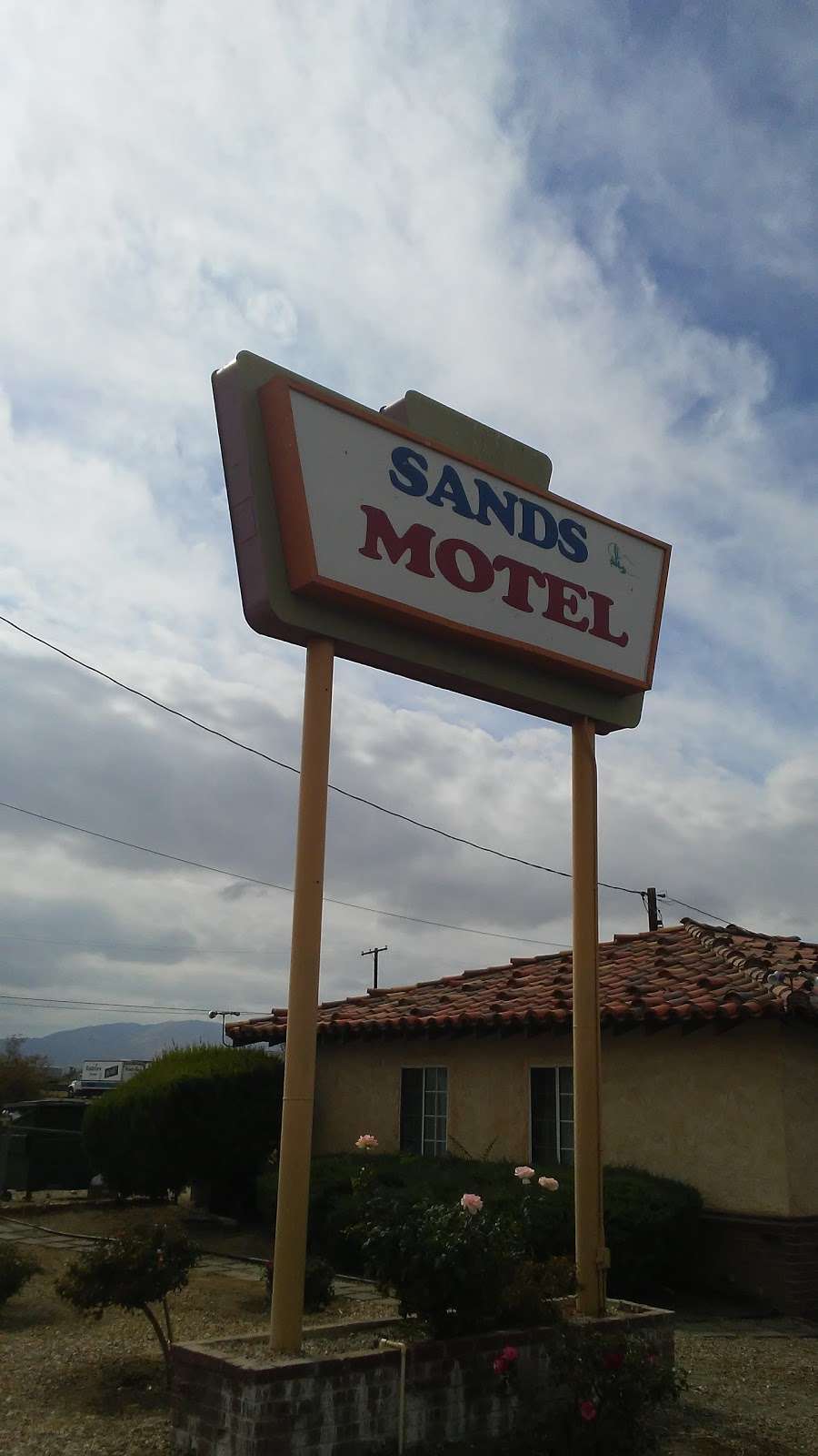 Sands Motel | 43135 Sierra Hwy, Lancaster, CA 93534, USA | Phone: (661) 942-5522