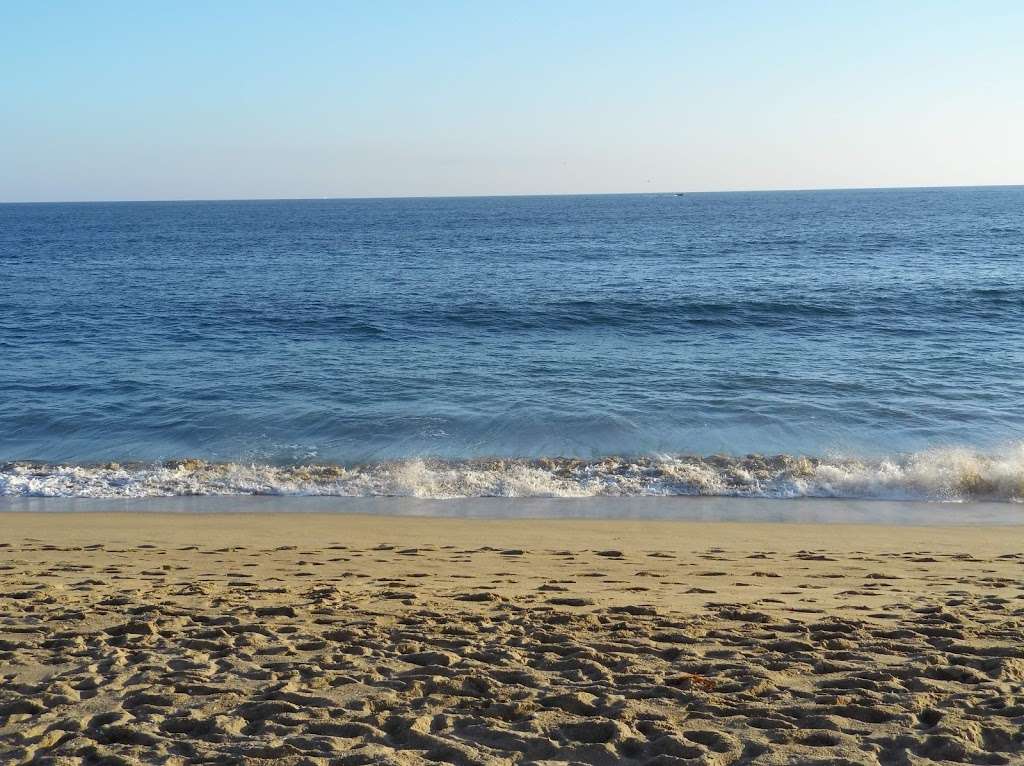 Balboa Pier Municipal Lot | 2 Washington St, Newport Beach, CA 92661, USA | Phone: (949) 675-8600