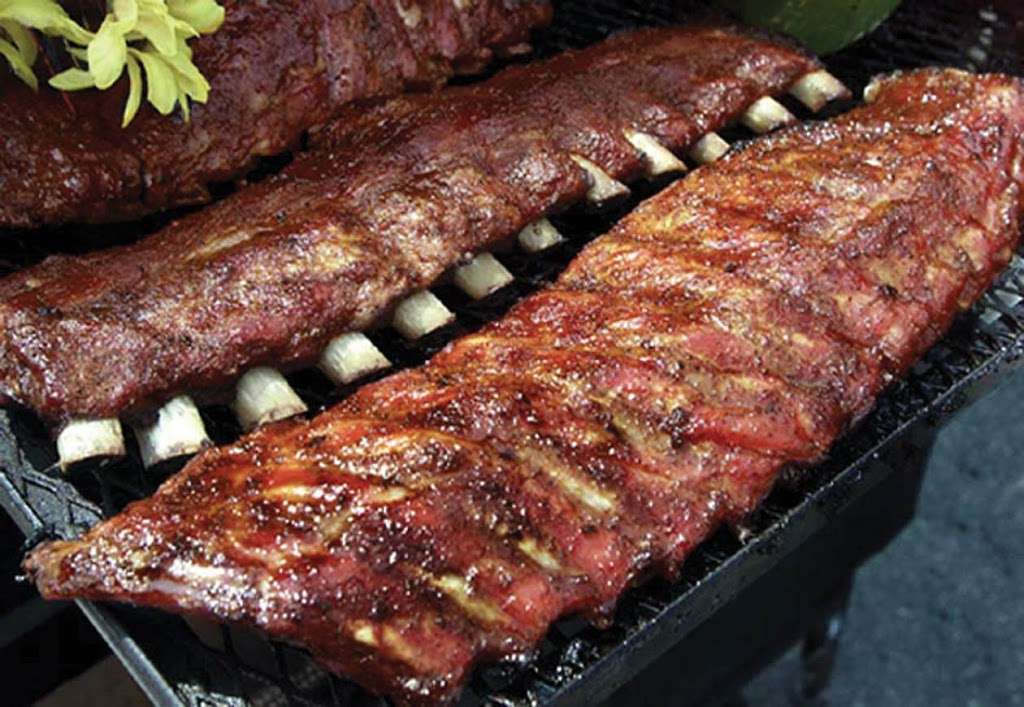 Smokin Es BBQ | 2401 Central Ave, Lake Station, IN 46405, USA | Phone: (219) 654-4141