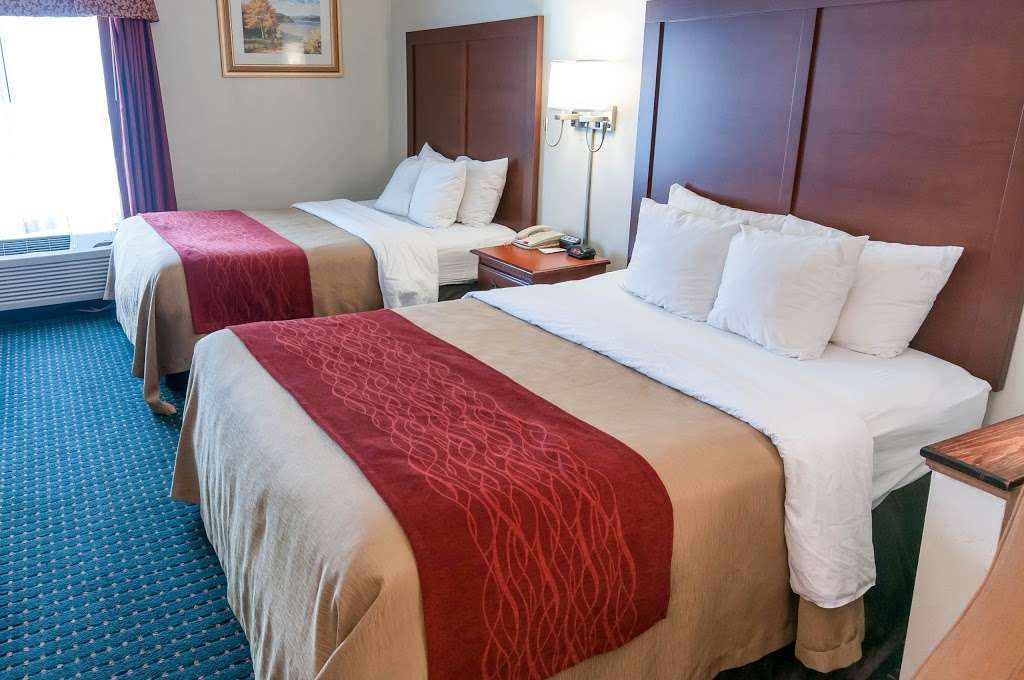 Comfort Inn & Suites | 3189 PA-940, Mt Pocono, PA 18344, USA | Phone: (520) 257-3114