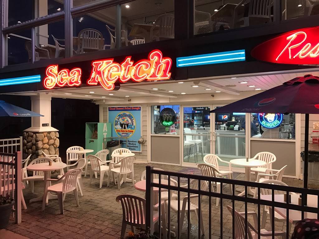 Sea Ketch Restaurant | 127 Ocean Blvd, Hampton Beach, NH 03842, USA | Phone: (603) 926-0324