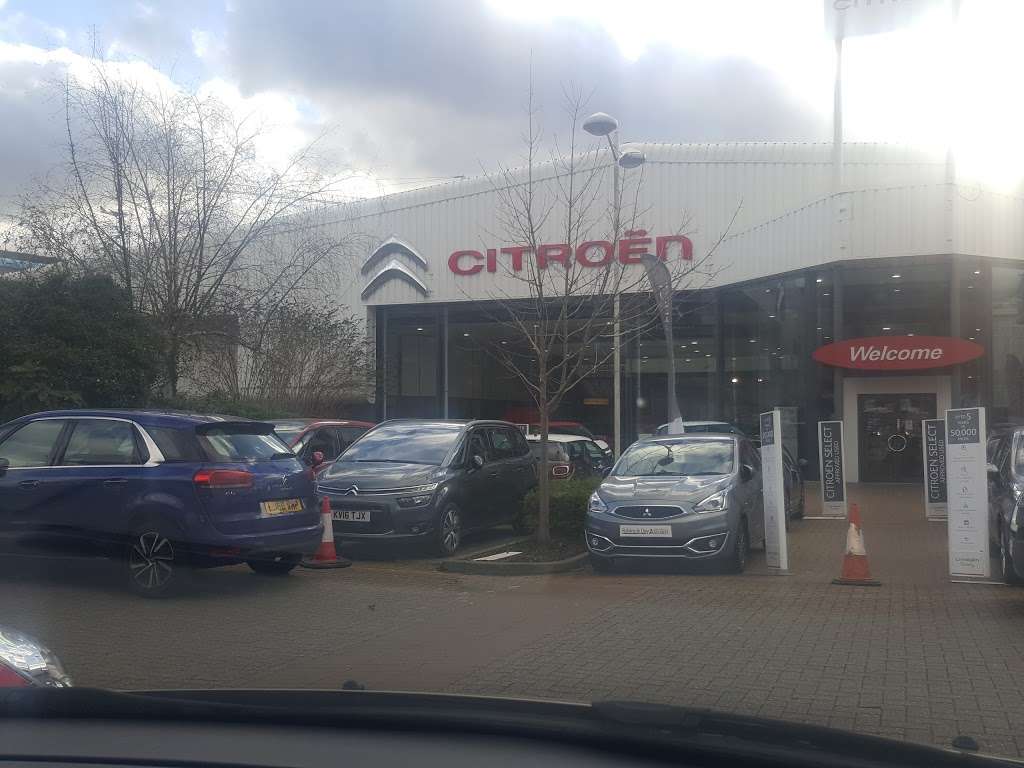 Citroen | Capital Interchange Way, London TW8 0EX, UK | Phone: 020 8987 4001