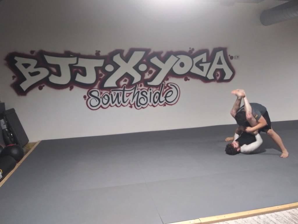 BJJ X Yoga Studio | 3700 S Iron St, Chicago, IL 60609, USA | Phone: (213) 925-3738