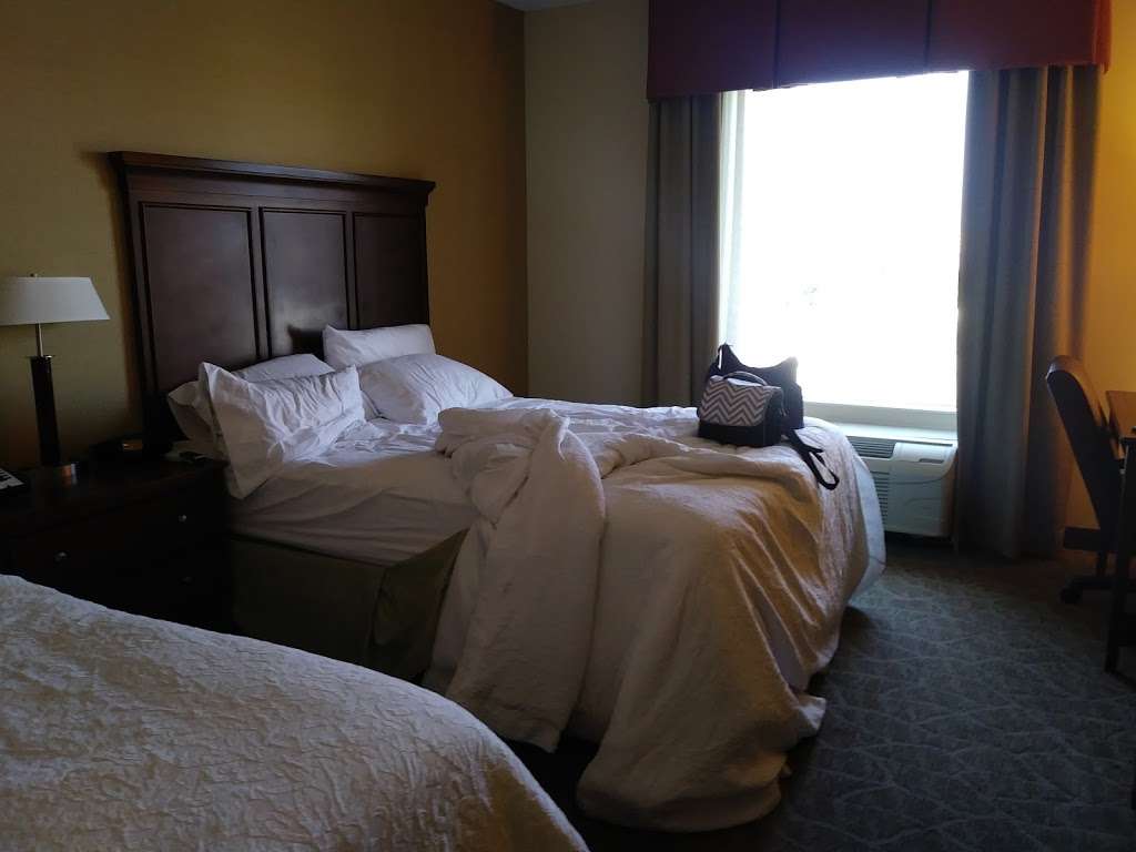 Hampton Inn & Suites Charles Town | 157 Pimlico Dr, Charles Town, WV 25414, USA | Phone: (304) 725-2200