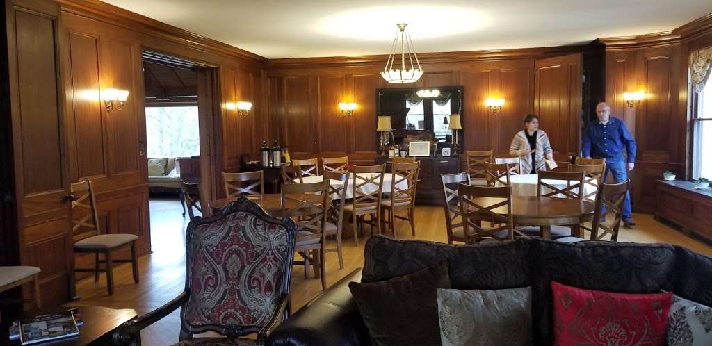 The Inn at Ragged Edge | 1090 Ragged Edge Rd, Chambersburg, PA 17202, USA | Phone: (717) 496-8372