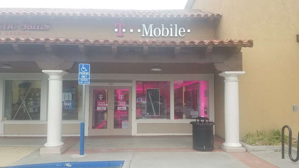 T-Mobile | 2518 Jamacha Road #305, El Cajon, CA 92019, USA | Phone: (619) 328-6277