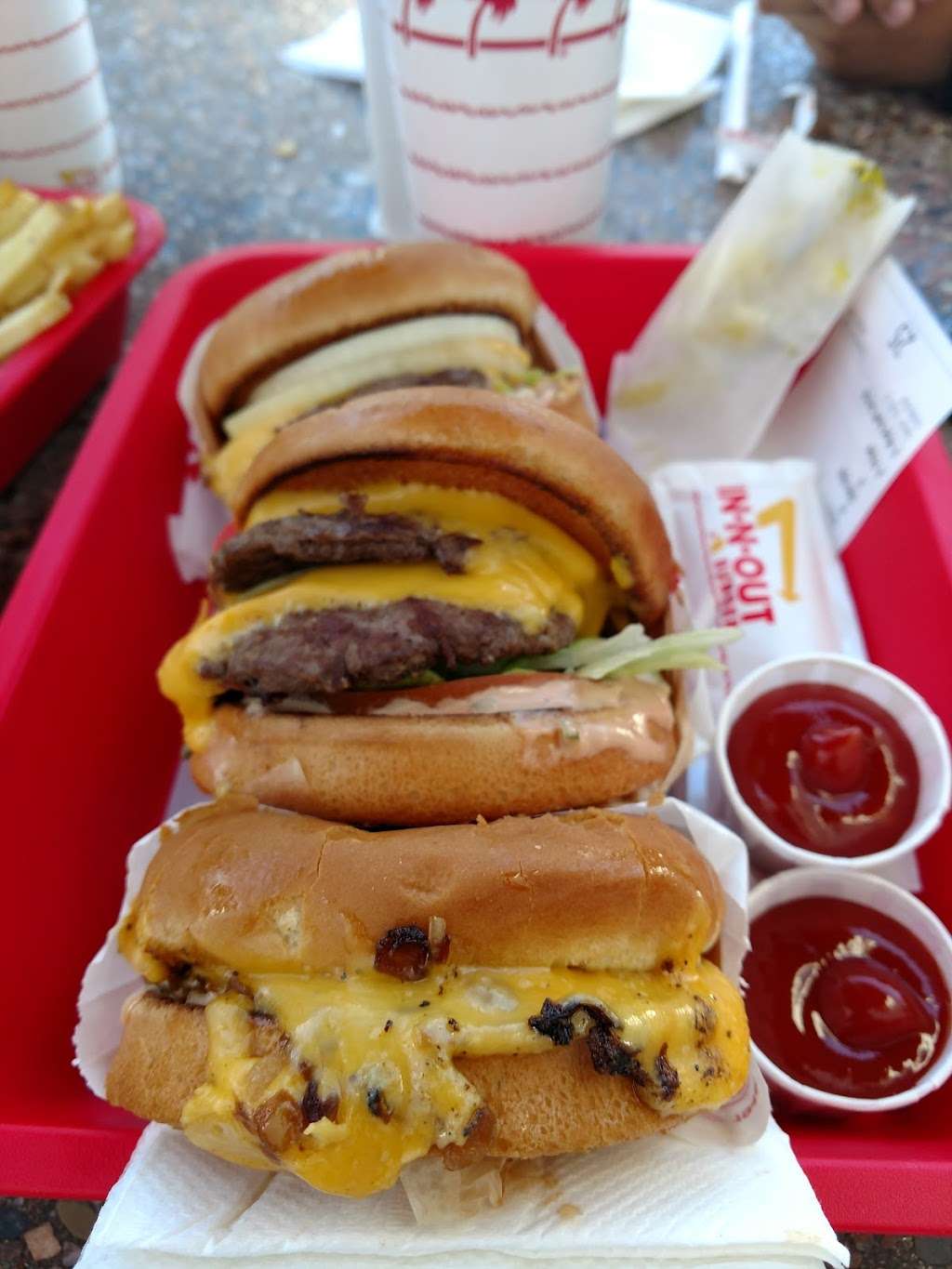 In-N-Out Burger | 7009 Sunset Blvd, Los Angeles, CA 90028, USA | Phone: (800) 786-1000