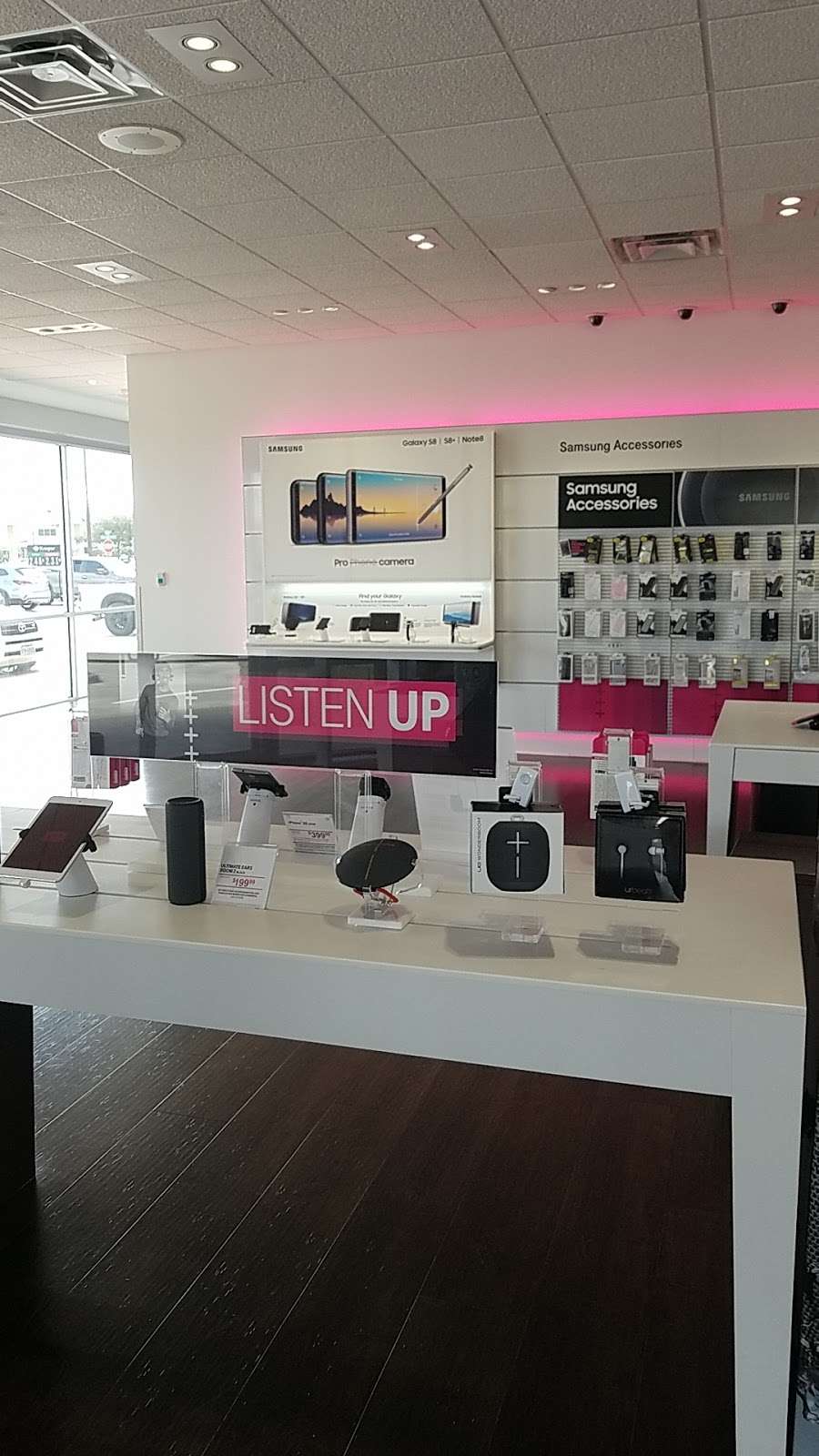 T-Mobile | 24701 Southwest Fwy #400, Rosenberg, TX 77471, USA | Phone: (281) 232-8740