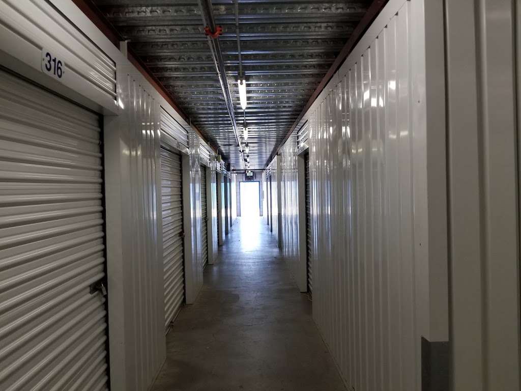 Highway Self Storage | 26950 Weyerhauser Way, Santa Clarita, CA 91351 | Phone: (661) 250-3975