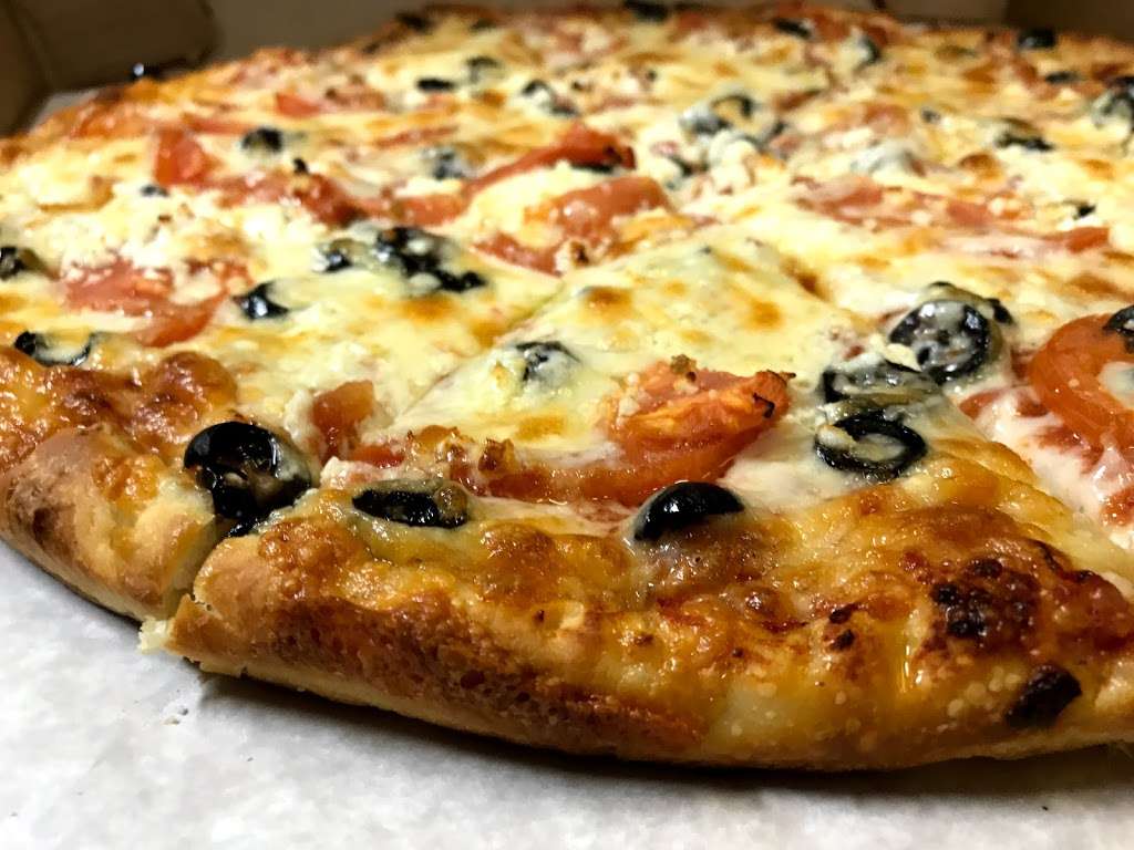Royal Pizza of Norwood. | 1001 Boston-Providence Turnpike #1, Norwood, MA 02062, USA | Phone: (781) 410-0703