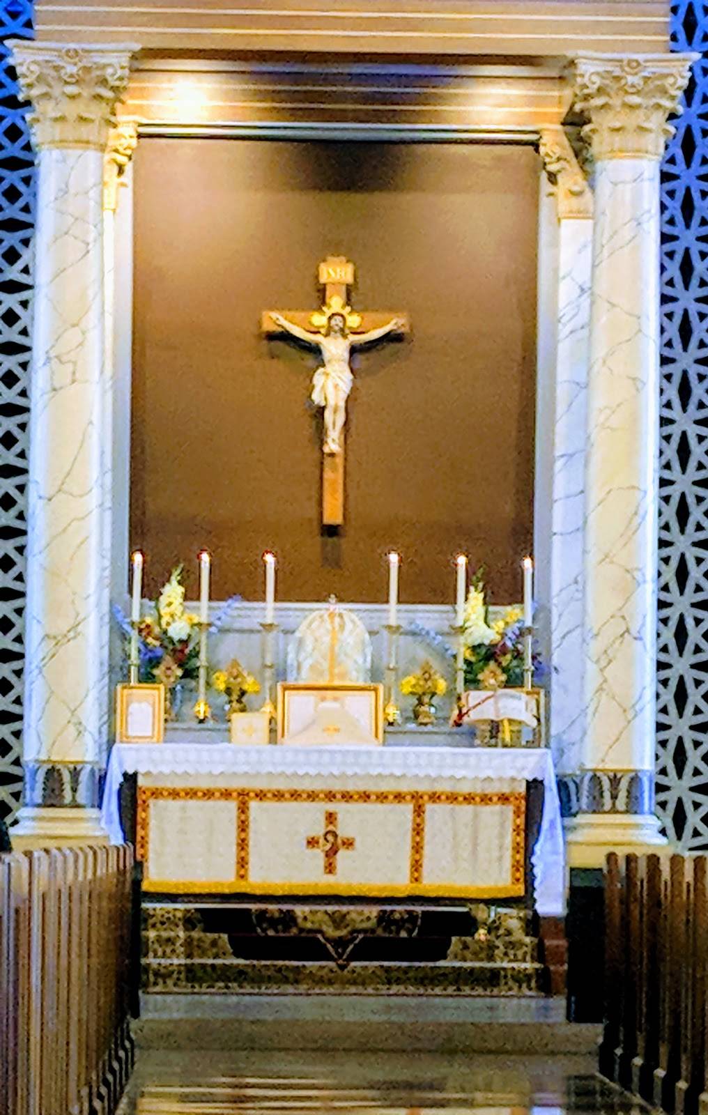 Sacred Heart Catholic Church | 4643 Gaywood Dr, Fort Wayne, IN 46806, USA | Phone: (260) 744-2519