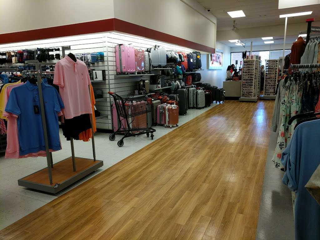 T.J. Maxx | 701 N Milwaukee Ave, Vernon Hills, IL 60061, USA | Phone: (847) 816-8118